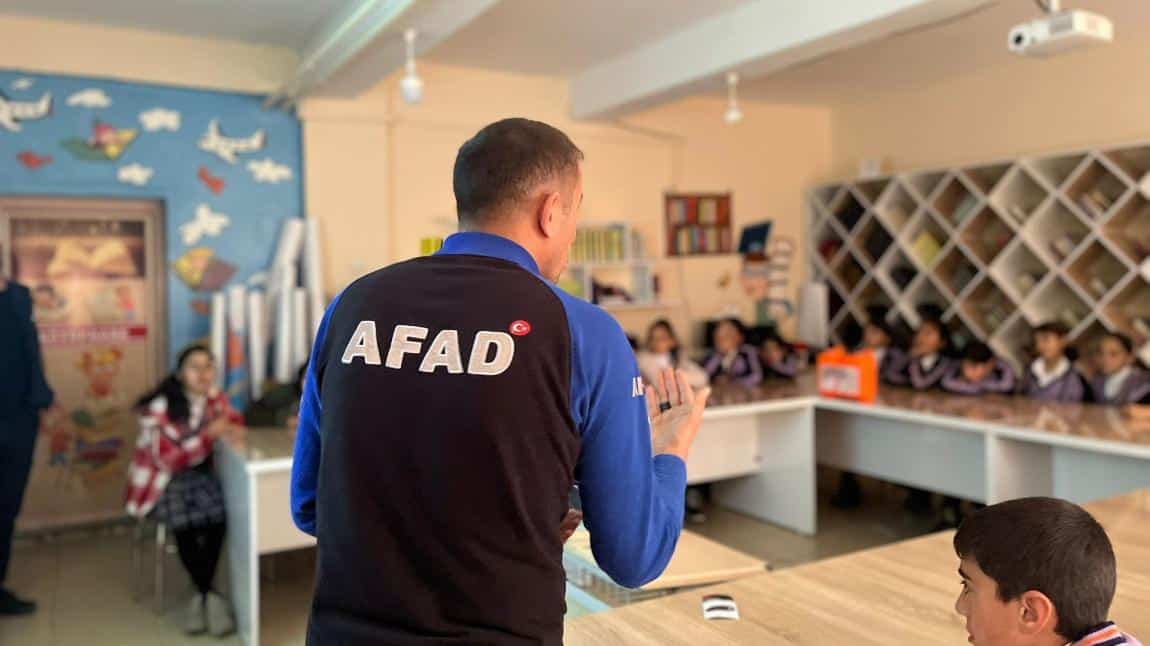 Öğrencilerimize AFAD tarafından Afet Farkındalık Eğitimi Verildi
